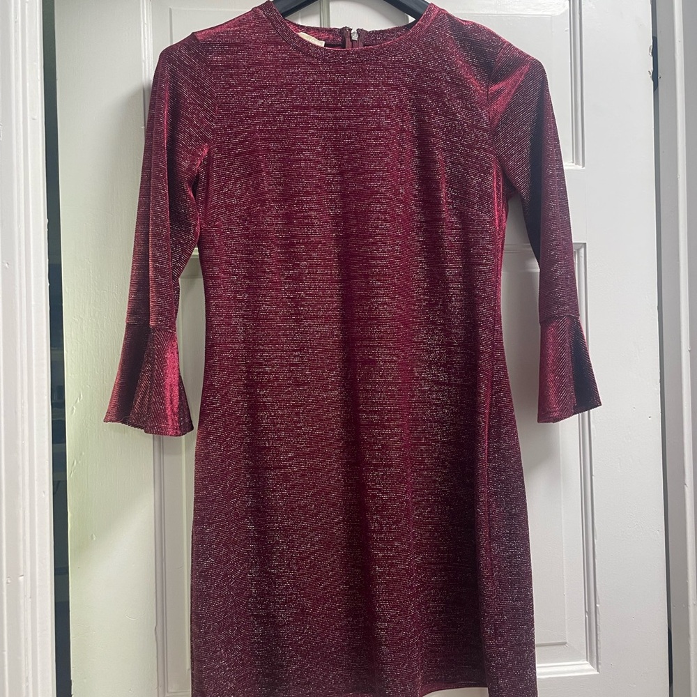 Elegant Red Dress with Flared Sleeves